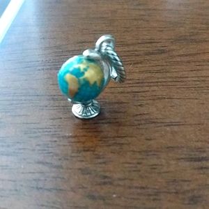 🌎Brighton Globe Charm